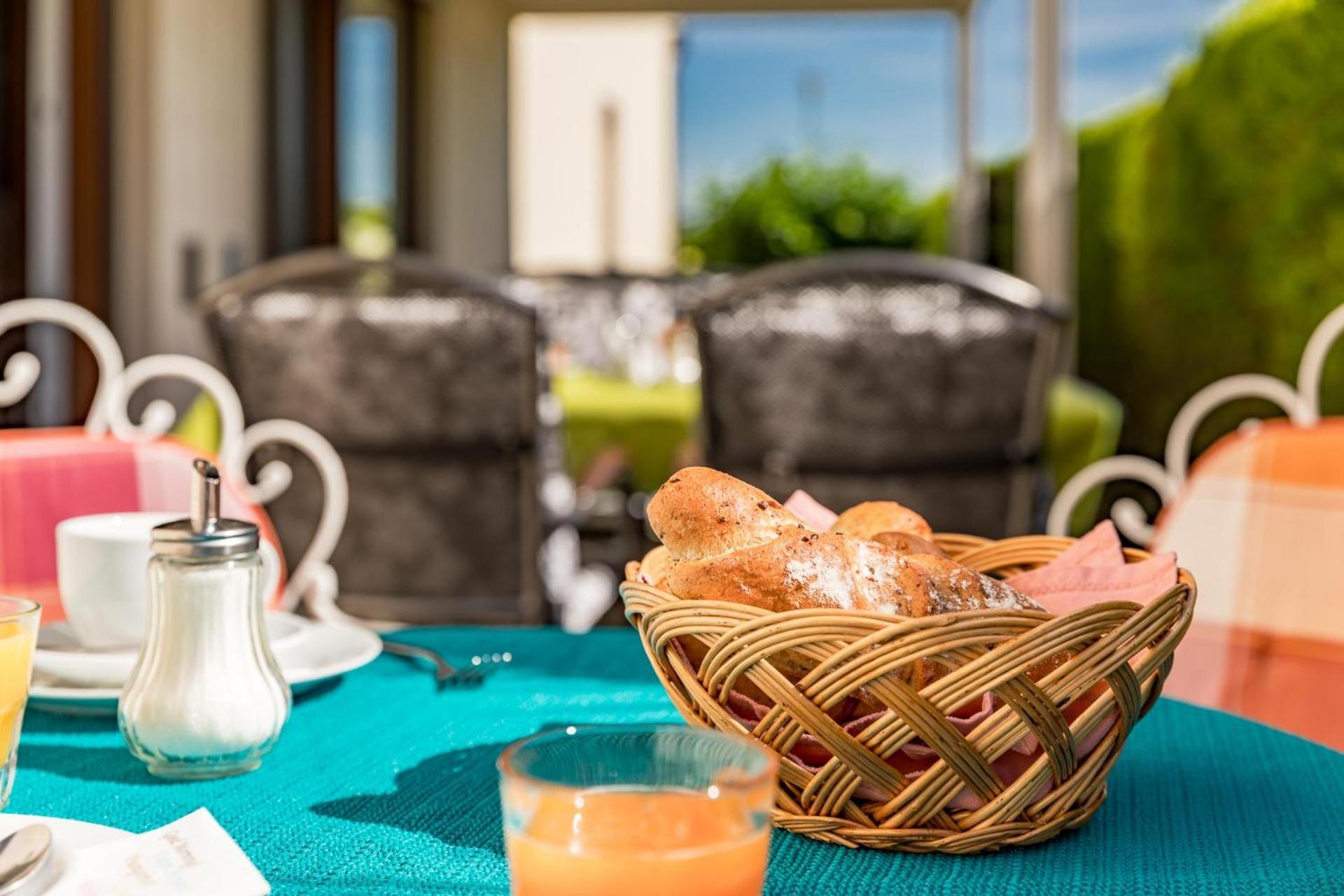 Hotel Garni Steinfeld وينر نويشتاد المظهر الخارجي الصورة