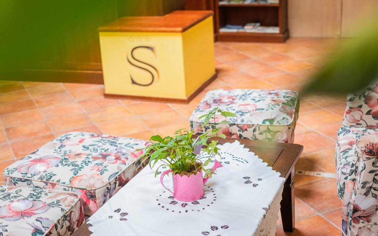 Hotel Garni Steinfeld وينر نويشتاد المظهر الخارجي الصورة