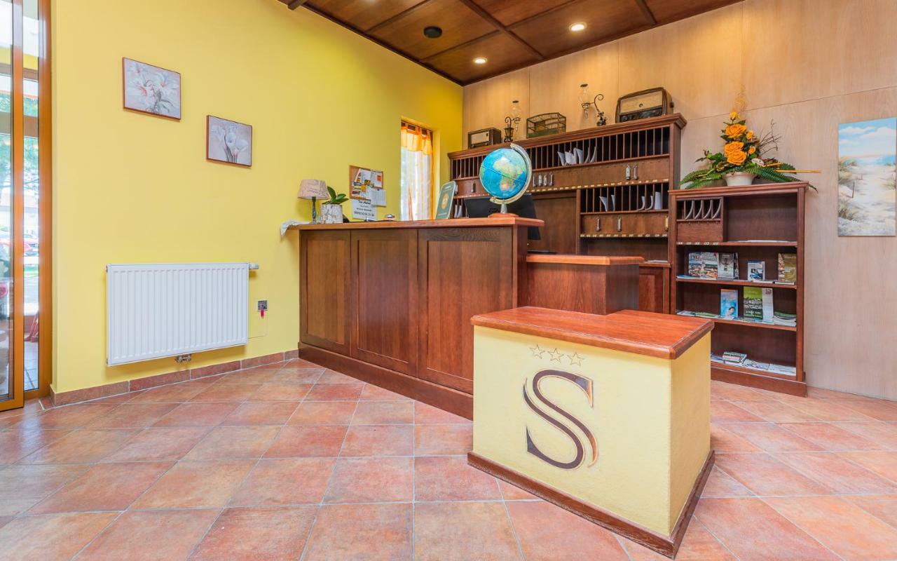 Hotel Garni Steinfeld وينر نويشتاد المظهر الخارجي الصورة